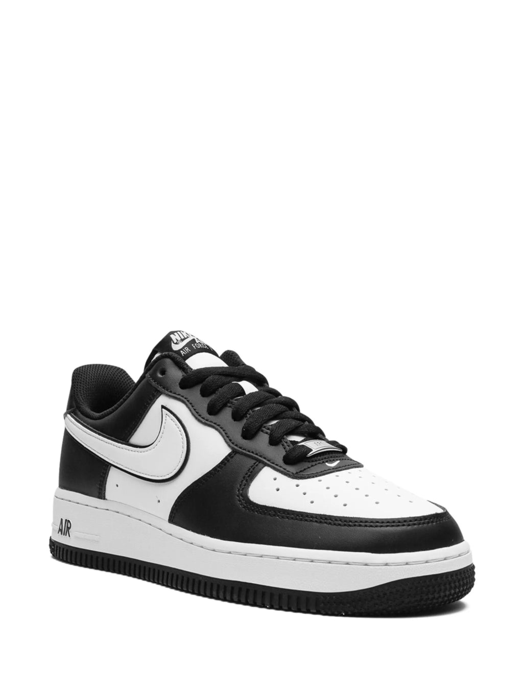 Nike Air Force 1  Black & White Sneaker