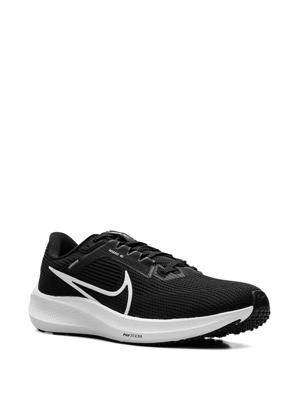 Nike Air Zoom Pegasus 40 Black & White Sneaker